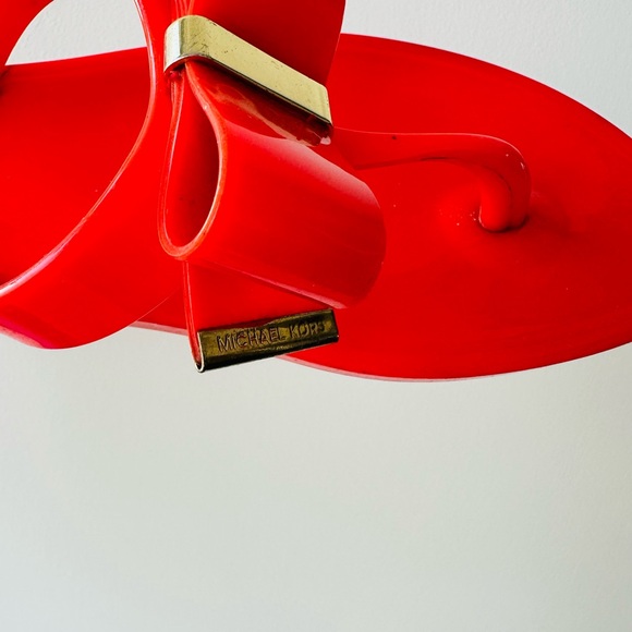 Michael Kors Red Jelly Sandals with Bow and gold detail - Picture 5 of 6